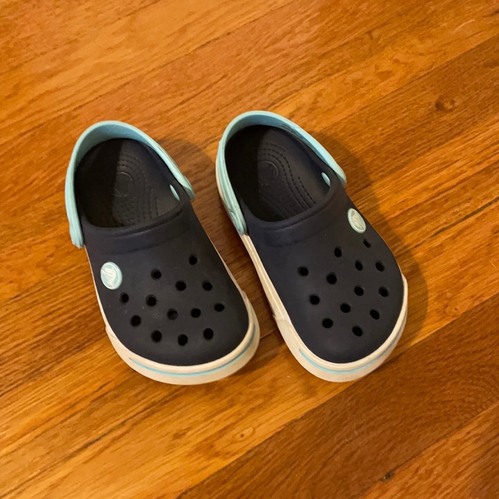 Blue Crocs Size 8/9 Unisex